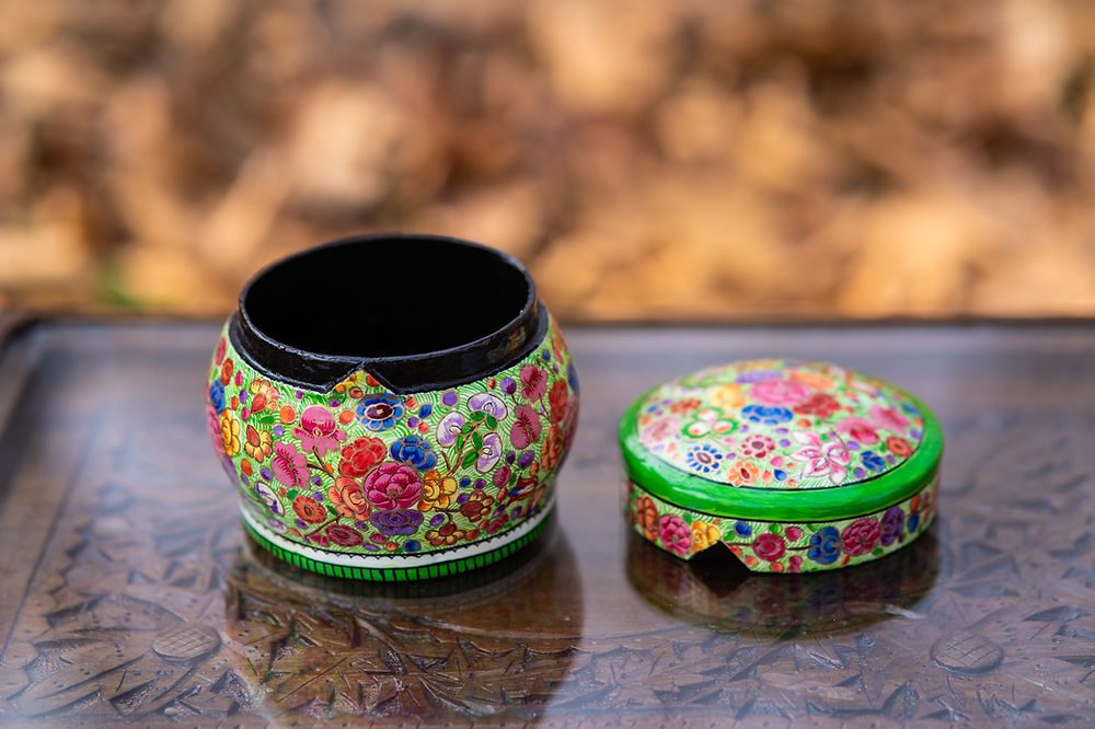 Round-Lidded Urn – Elegant & Eco-Friendly Home Decor